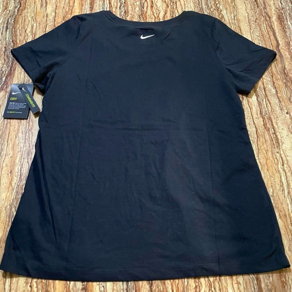 Nike - Picture 2 of 9